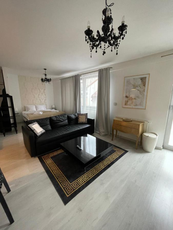 Zara Luxury Apartments The Absolute Center Of Žilina Esterno foto