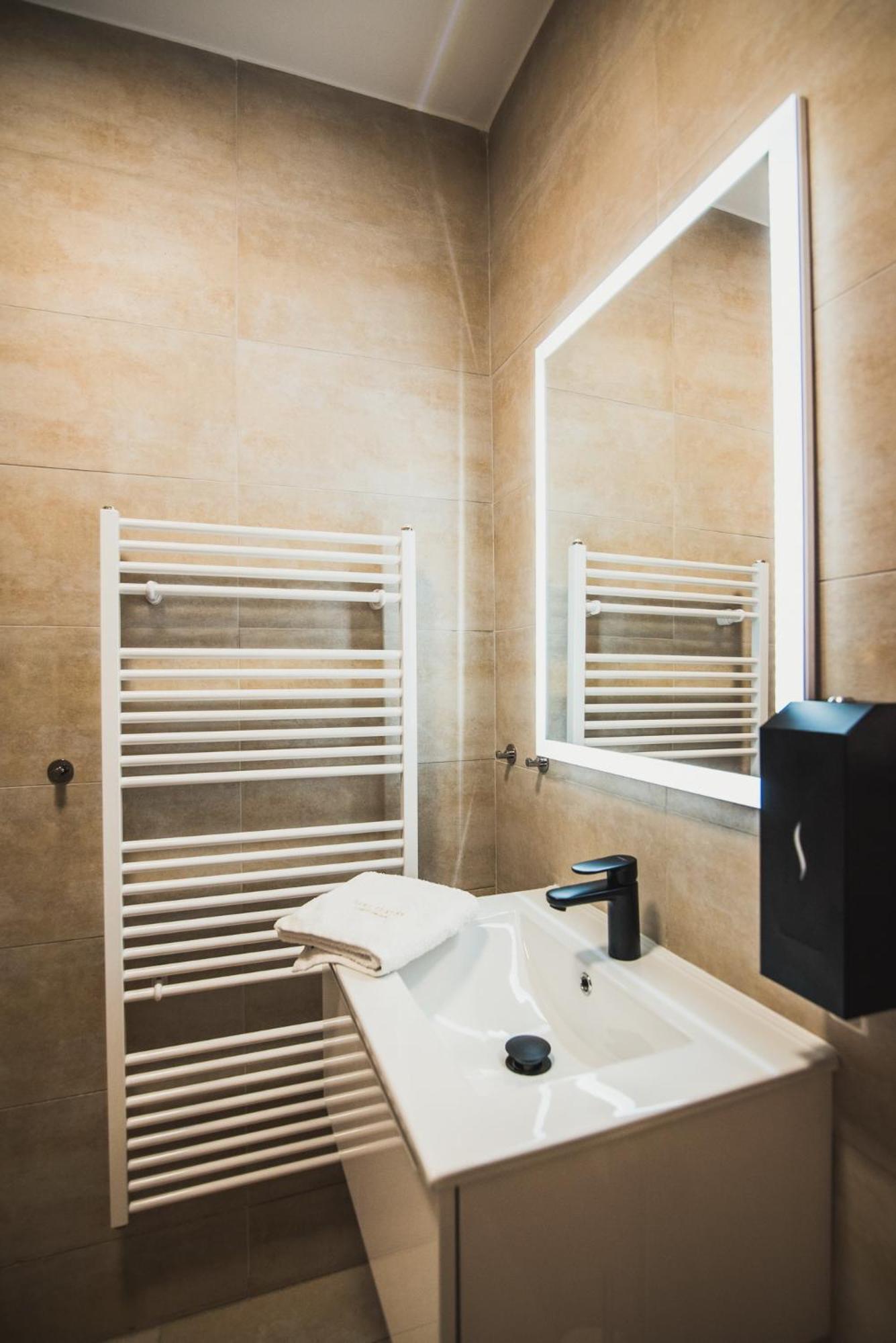Zara Luxury Apartments The Absolute Center Of Žilina Esterno foto
