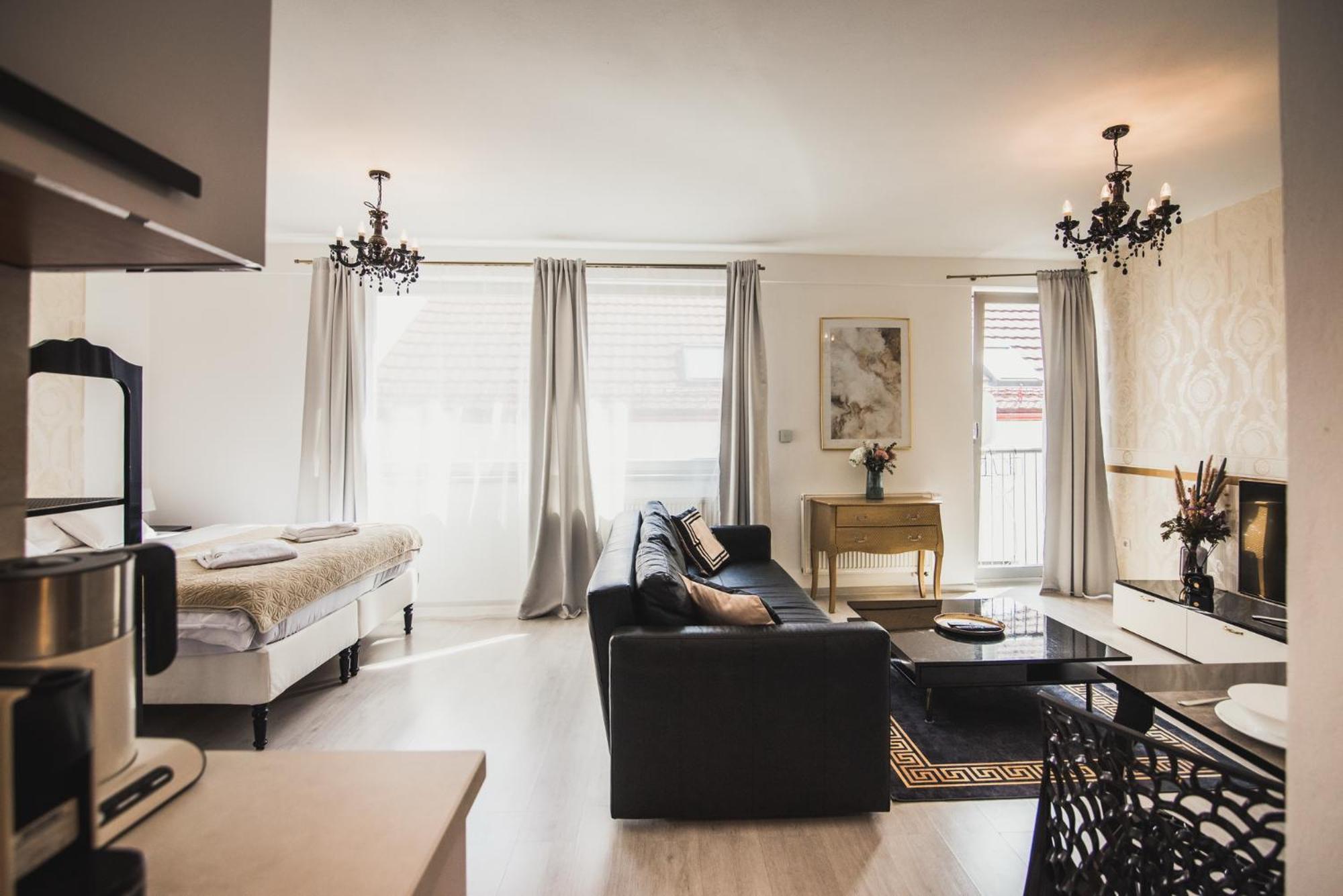 Zara Luxury Apartments The Absolute Center Of Žilina Esterno foto