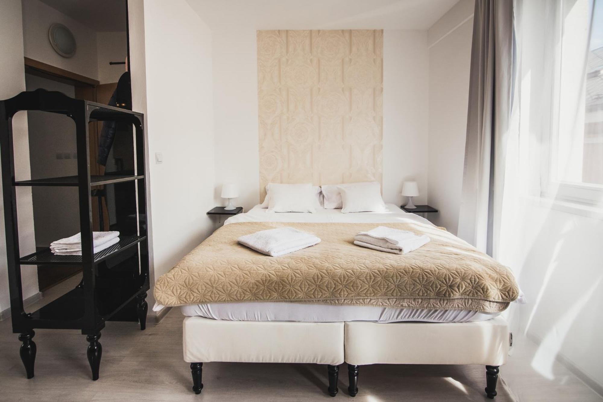 Zara Luxury Apartments The Absolute Center Of Žilina Esterno foto